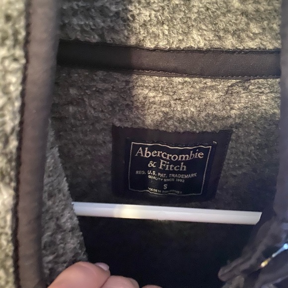 Abercrombie Asymmetrical Button up sweatshirt - Picture 2 of 3